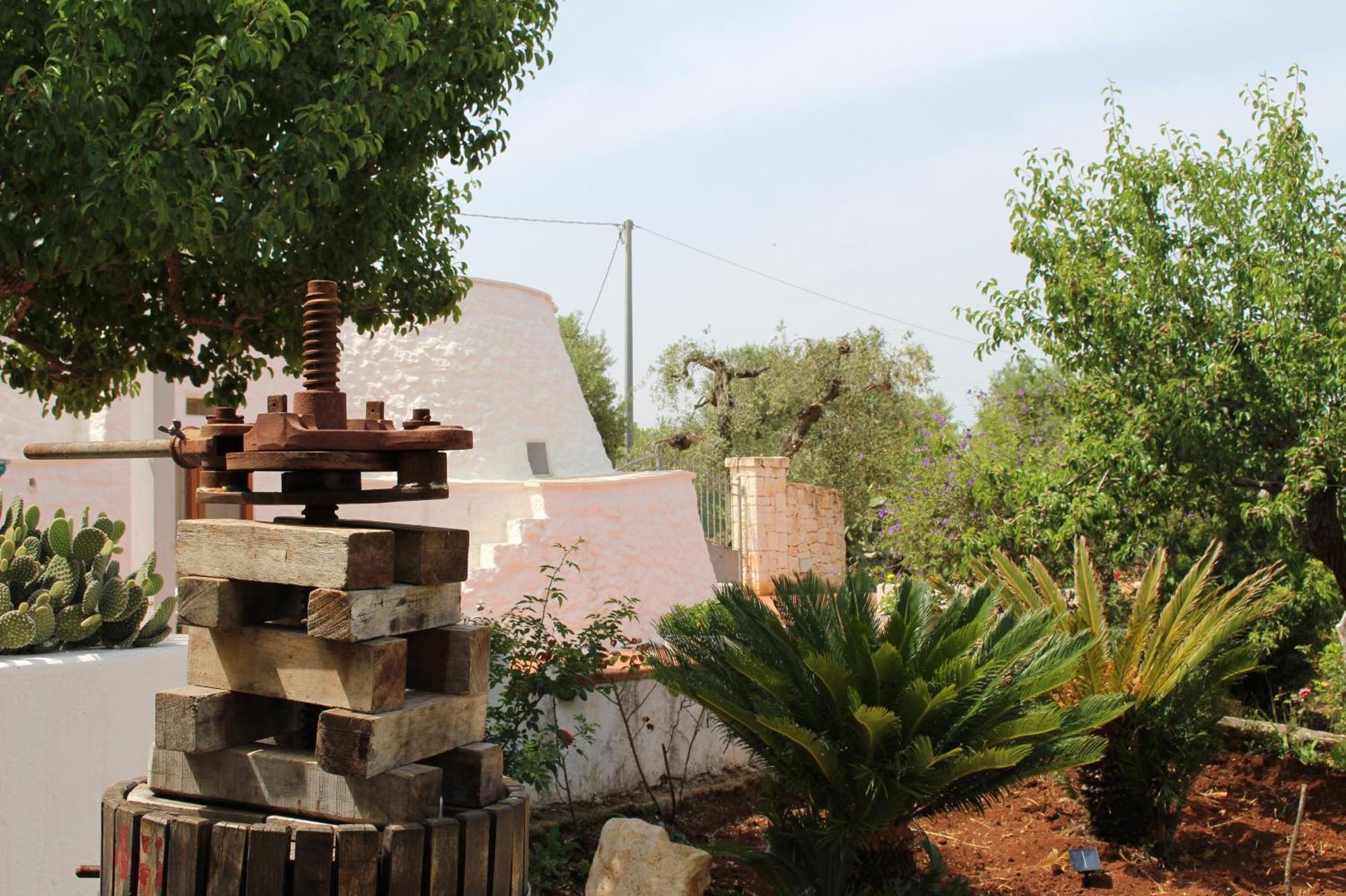 Trullo Il Melograno Pension Ostuni Buitenkant foto