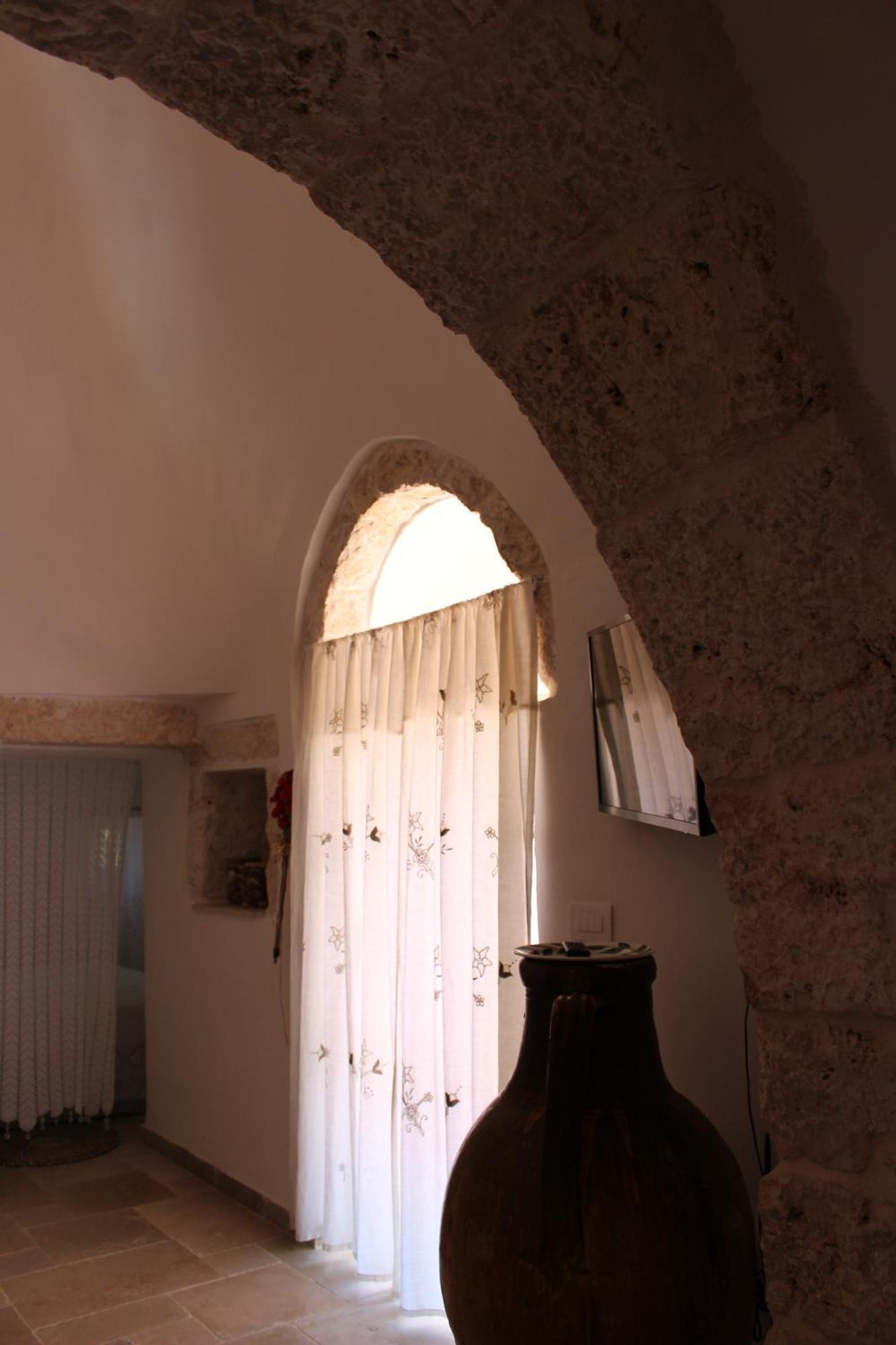 Trullo Il Melograno Pension Ostuni Buitenkant foto